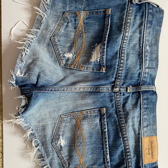 ABERCROMBIE AND FITCH JEAN HIGH WAIST SHORTS - Picture 5 of 6